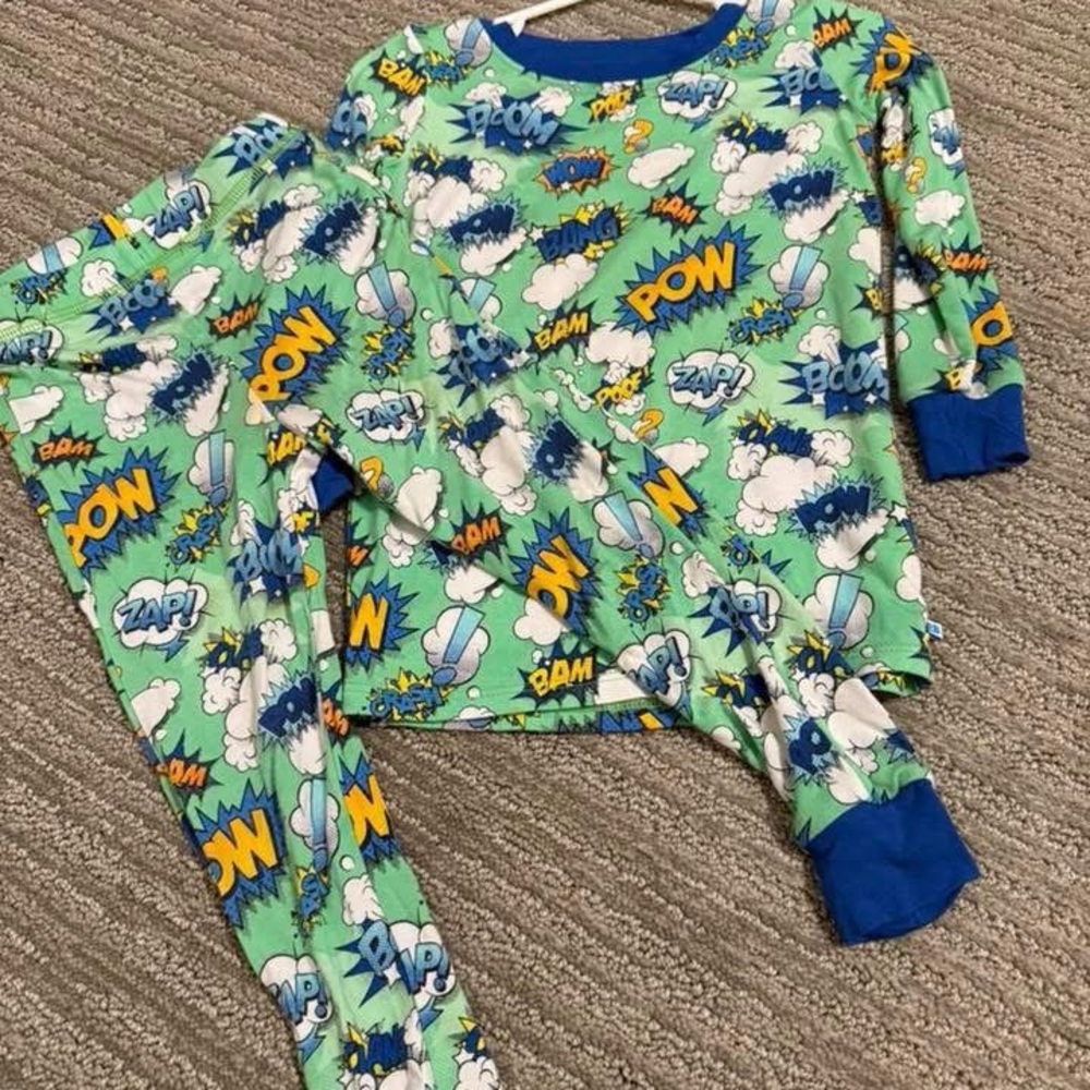 Kids Superhero Print Pajama Set - Green and Blue